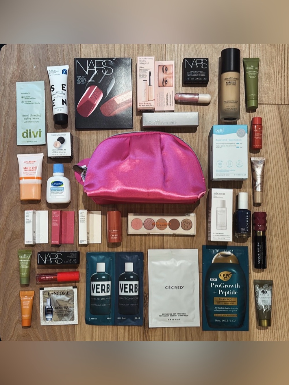 32-Piece Beauty Kit with Makeup Bag NEW